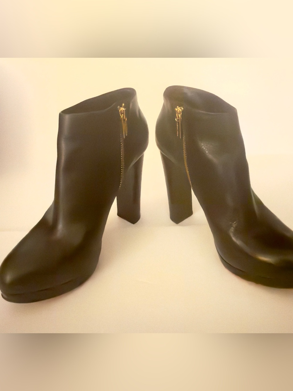 Stylish Michael Kors Black Leather Ankle Boots With Size Zipper